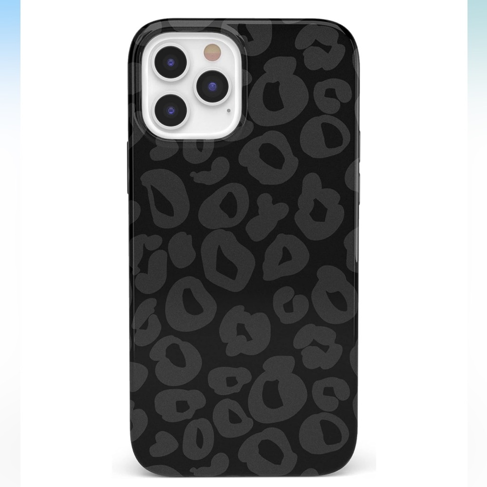 NWOT iPhone 12/12 Pro Case Into The Wild Classic Ultra-Slim Design by Casely